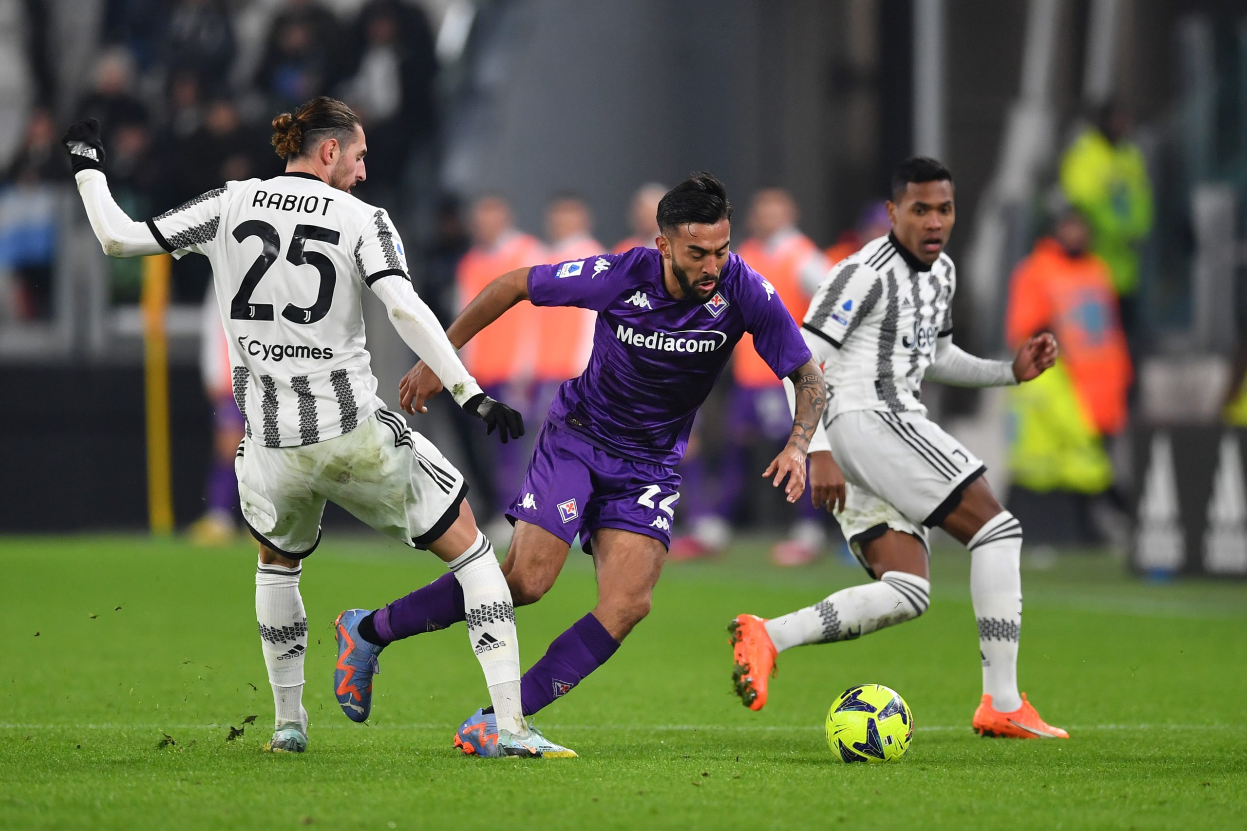 Serie A Fiorentina Juventus 0 1 Bianconeri A 2 DallInter Grazie Al