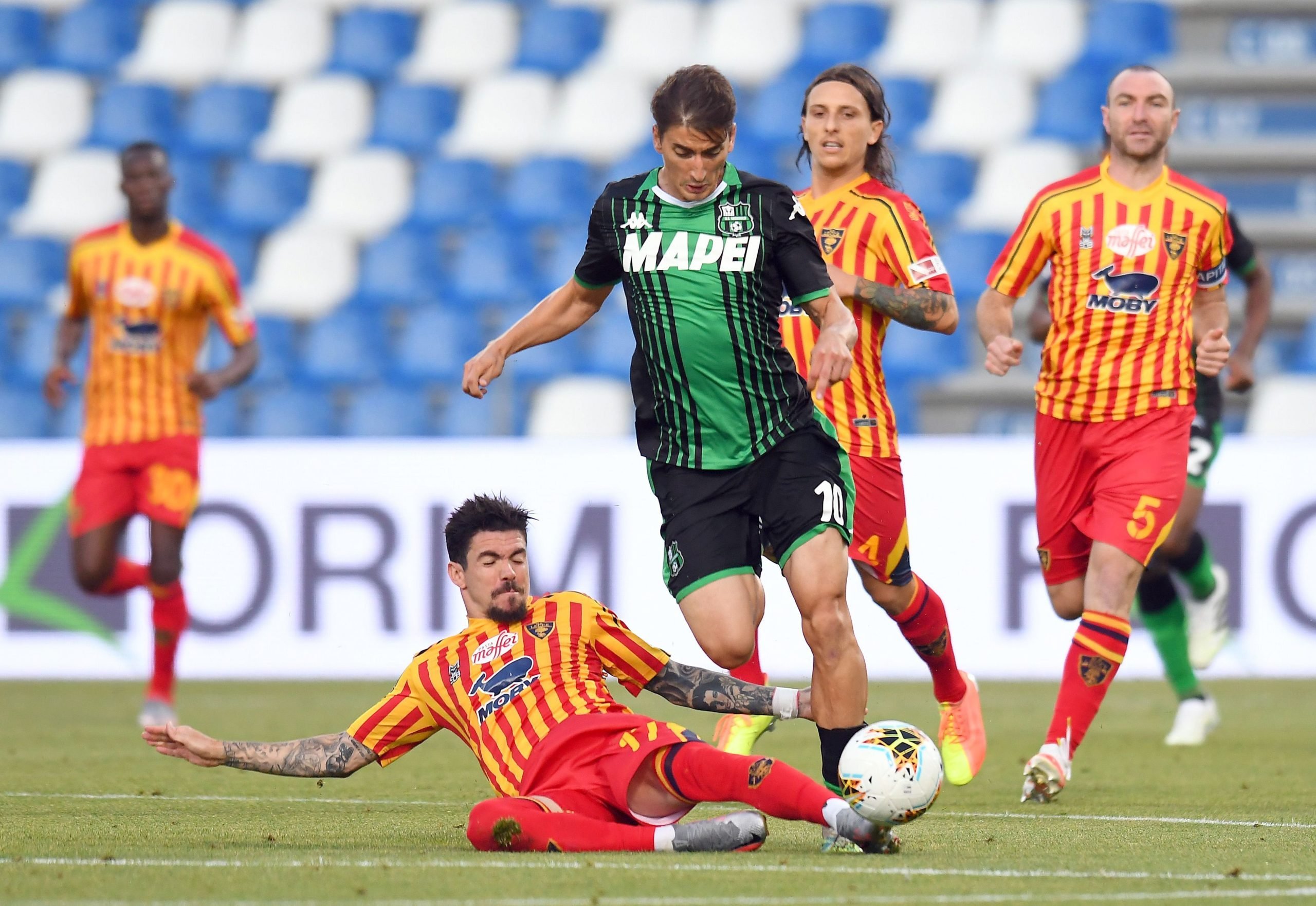 Serie A, Sassuolo-Lecce 4-2. Per I Neroverdi A Segno Caputo, Berardi ...