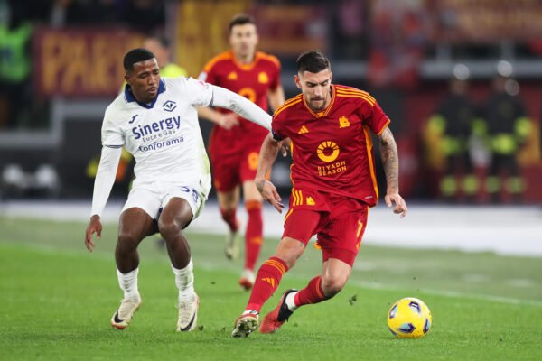 Verona, Tchatchoua espulso durante il match con il Lecce: salterà la Roma