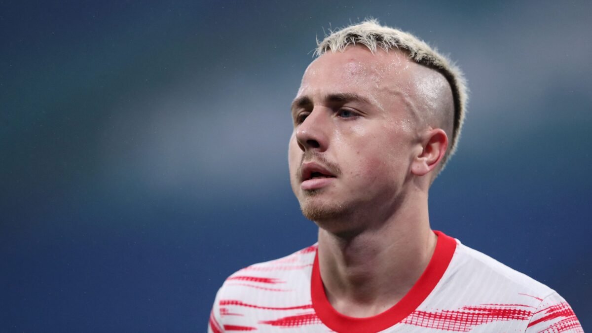 La prima intervista in giallorosso di Angeliño: “Seguo la Roma già da molti anni, è un club in cui ho sempre voluto giocare. Darò sempre il 100%” – VIDEO