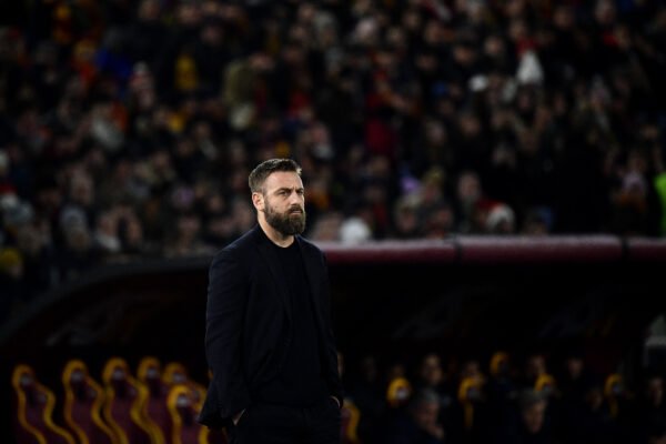 De Rossi: “In uno stadio difficile prestazione positiva, anche noi li abbiamo messi in difficoltà. Al ritorno mi aspetto l’Olimpico pronto ad esplodere” – VIDEO