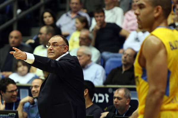 Givova Scafati, l’allenatore Boniciolli in conferenza stampa: “Forza Roma e abbasso Lazio” – VIDEO