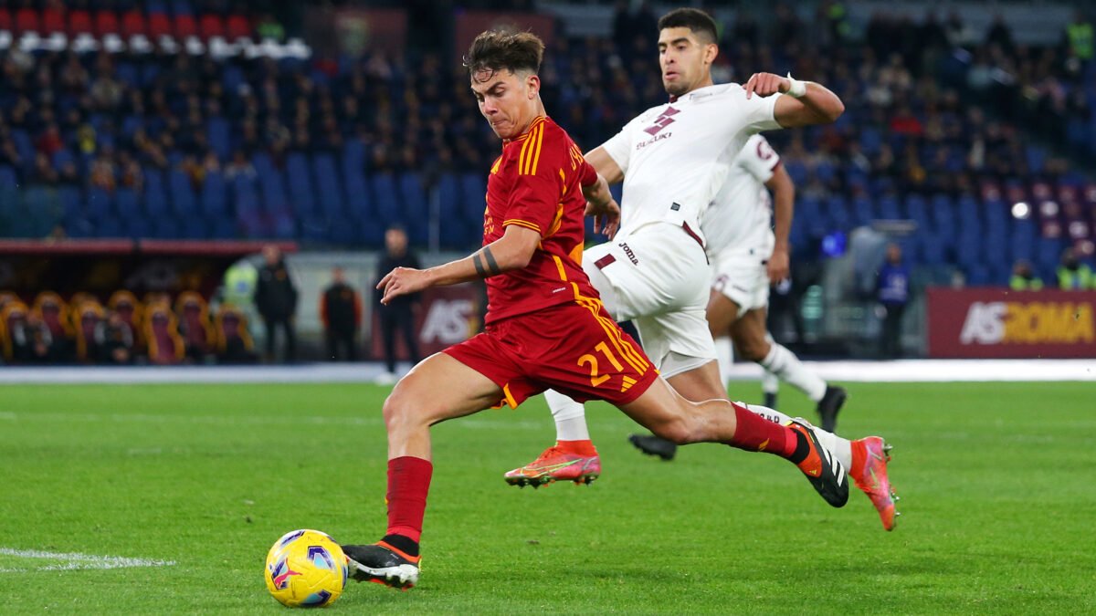 Roma-Torino 3-2. Tripletta di Dybala, poi l’autogol di Huijsen fa tremare i giallorossi nel finale