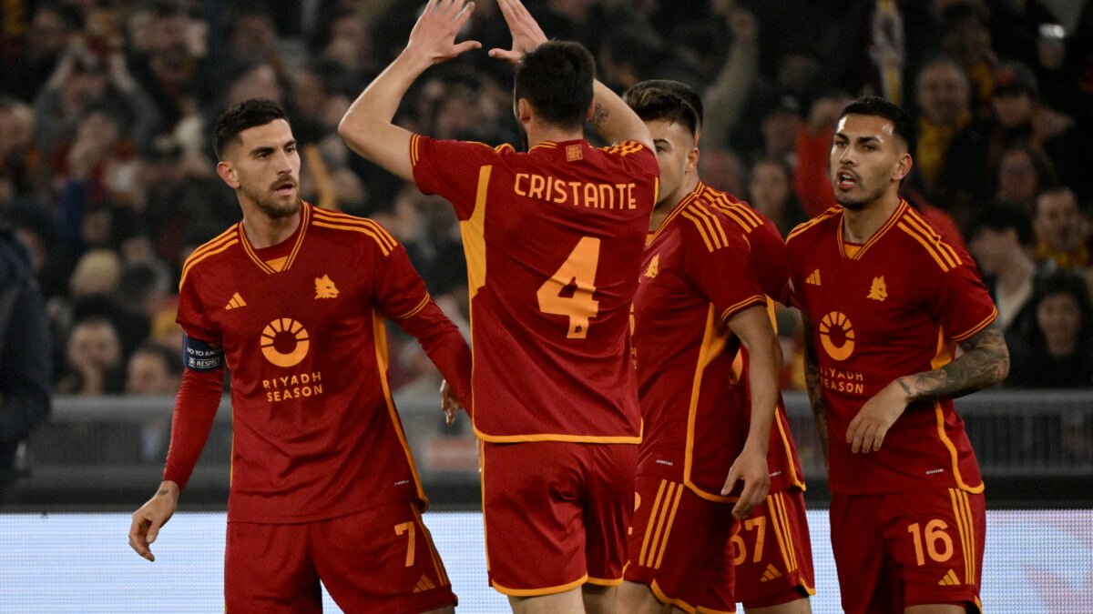 Roma-Feyenoord 5-3 d.c.d.r.: Svilar eroe dal dischetto. Zalewski segna il rigore decisivo