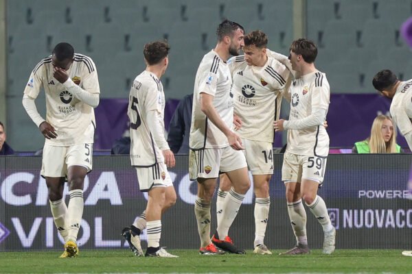 Fiorentina-Roma, le pagelle dei quotidiani: Svilar ancora una volta eroe giallorosso. Male Mancini e Paredes