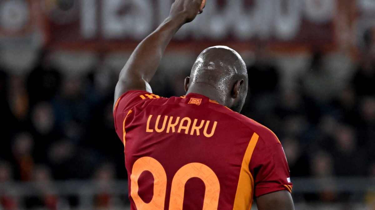 Il preparatore di Lukaku: “Soffre di un problema all’inguine, dovrebbe giocare con l’Inghilterra. La Roma gli chiede tanto”