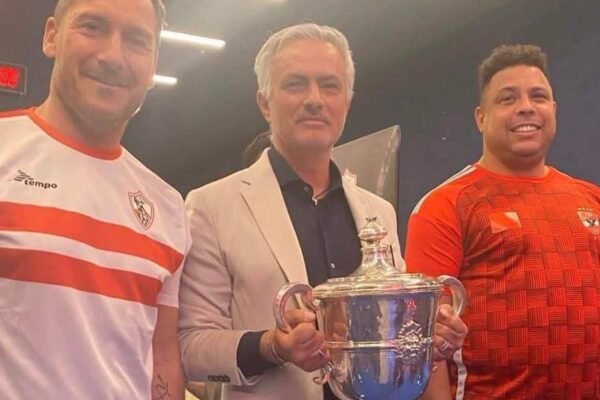 Totti con Mourinho e Ronaldo alla Supercoppa egiziana: “Non mancava niente” – FOTO & VIDEO
