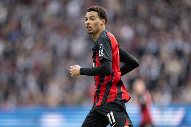 Mercato, la Roma monitora Ekitikè del PSG in prestito all’Eintracht Francoforte