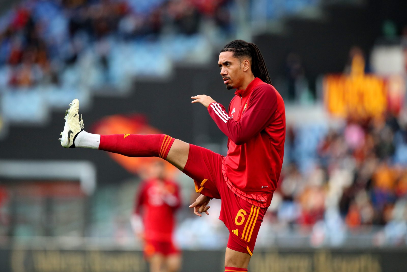 Roma, Smalling costretto al cambio per un fastidio all’inguine