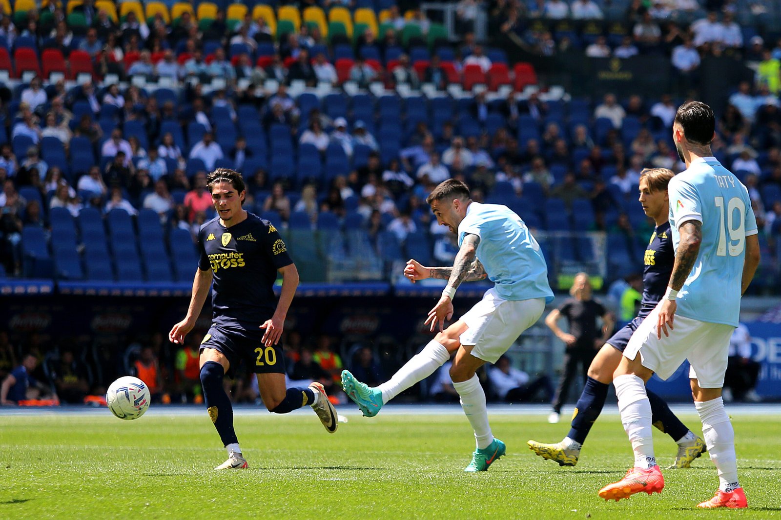 Serie A, Lazio-Empoli 2-0: Patric e Vecino piegano i toscani