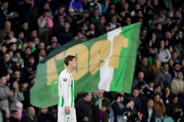 Mercato, il difensore spagnolo Miranda si offre alla Roma a parametro zero