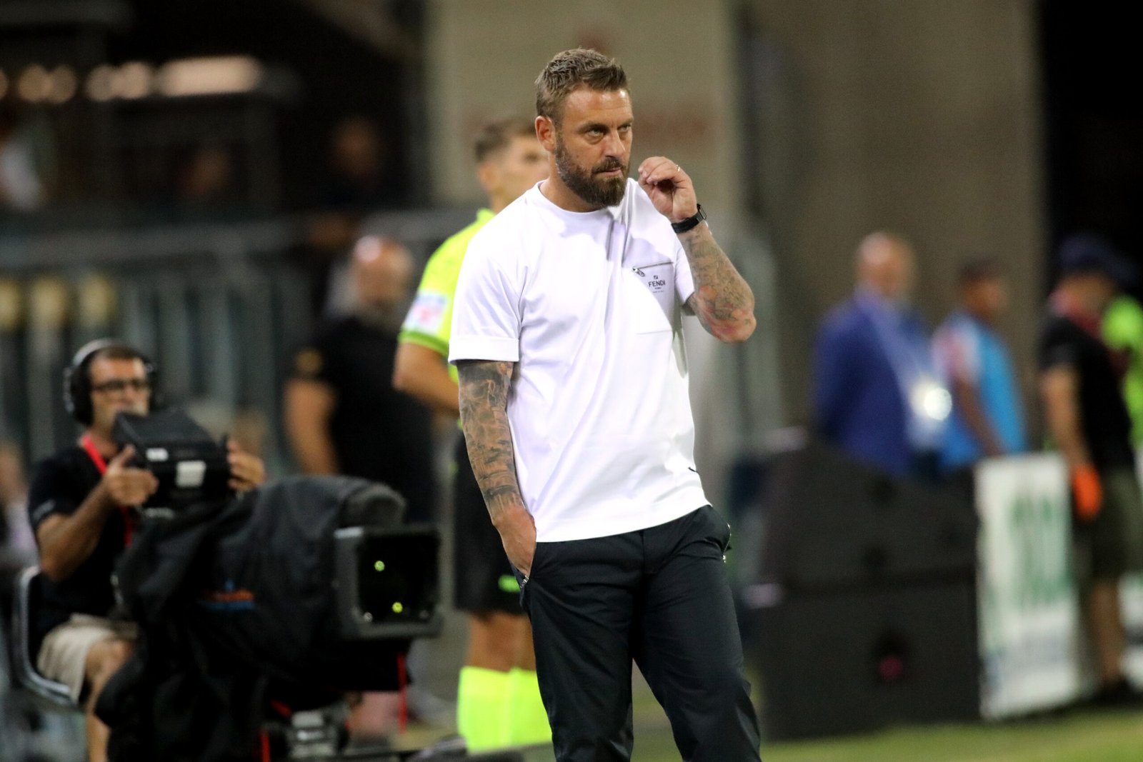 De Rossi: “Per noi il calcio è molto importante, ecco perché c’è tanta pressione a Roma. Rimanere è il sogno di ogni bambino romano”