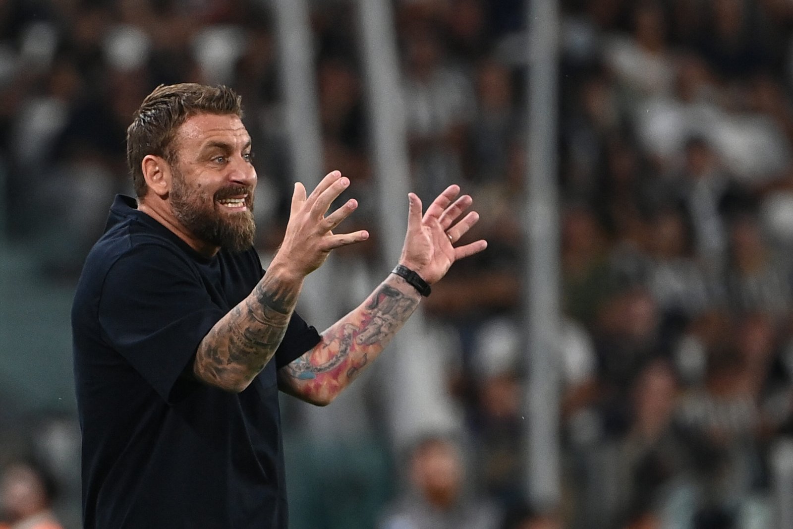 De Rossi: “È un buon punto di partenza, era importante fare una partita concreta. Dovbyk? Arriveranno tanti gol”