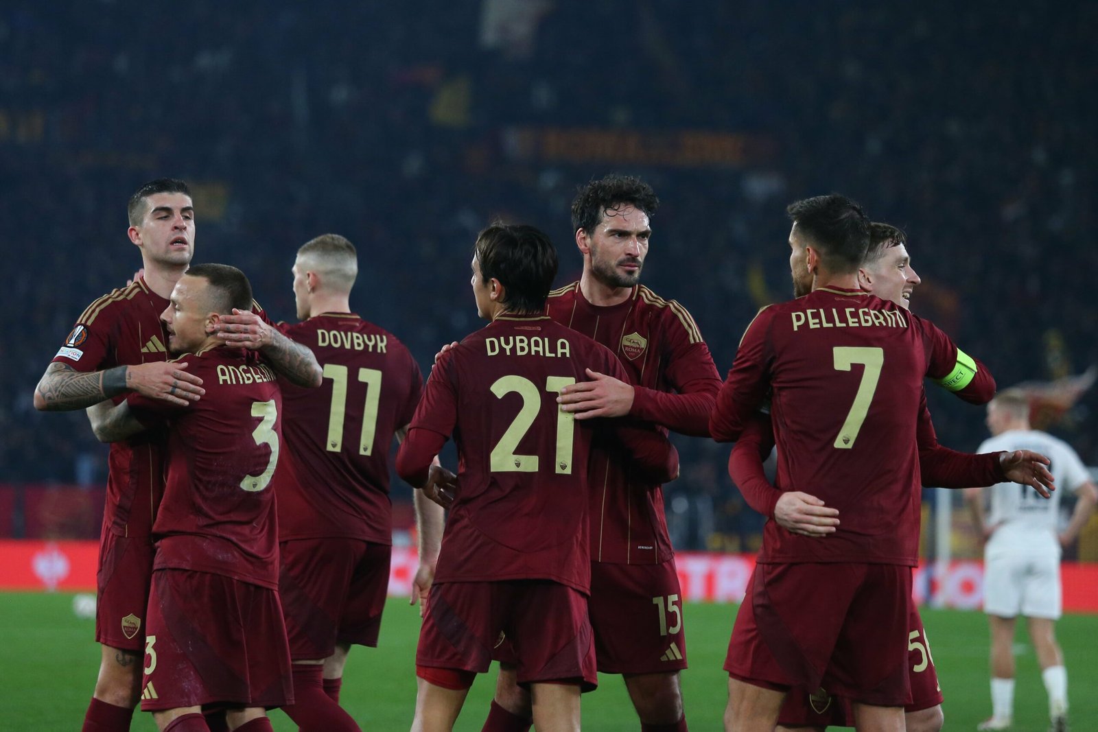 Roma-Eintracht Francoforte 2-0. In gol Angeliño e Shoumorodov: giallorossi qualificati per i playoff di Europa League