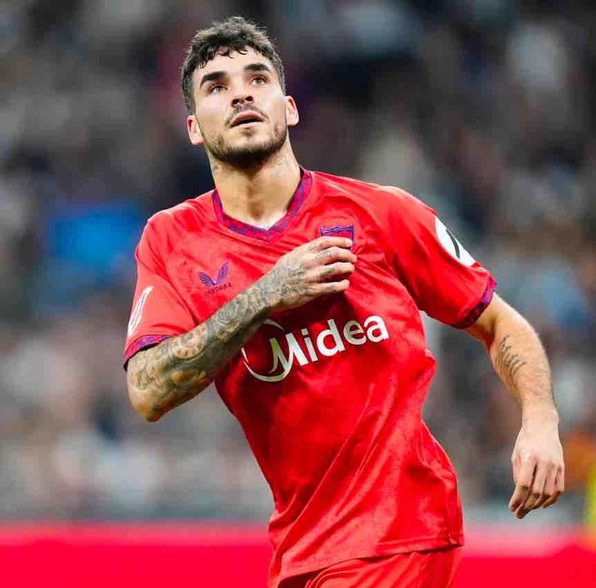 Mercato, dalla Spagna: offerta dei giallorossi per Isaac Romero, il Siviglia chiede il pagamento della clausola