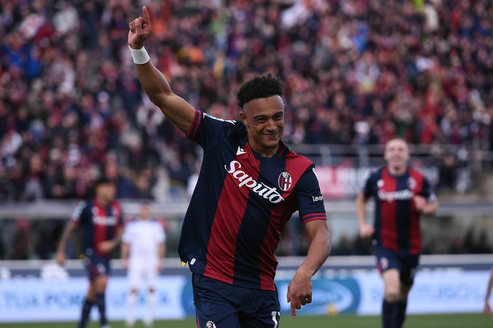 Serie A, Bologna a valanga con la Lazio: 5-0. Doppietta di Ndoye