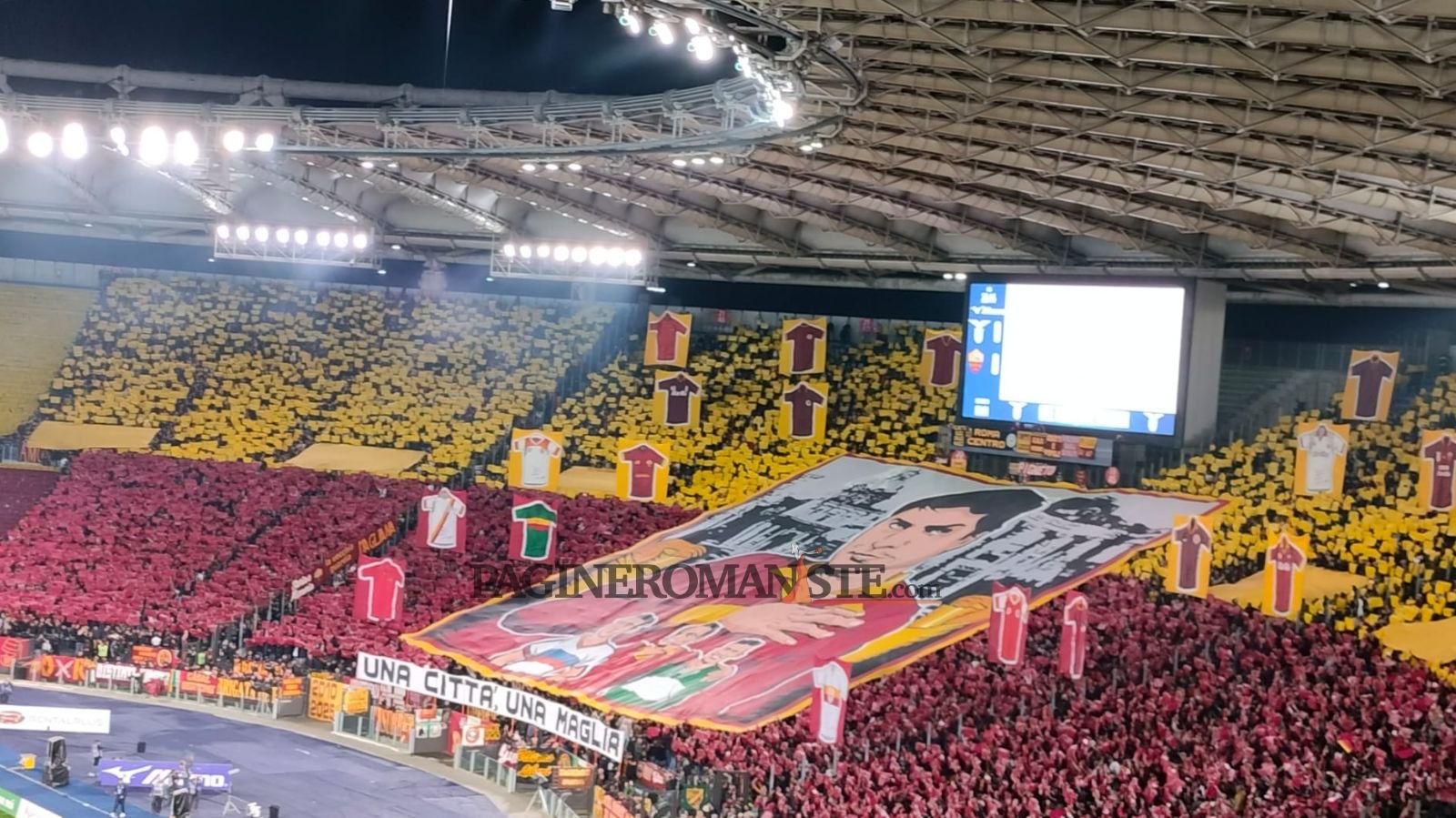 Lazio-Roma, la Curva Sud carica l’ambiente: “Cuore, fomento e voce…Avanti Romanisti” – FOTO