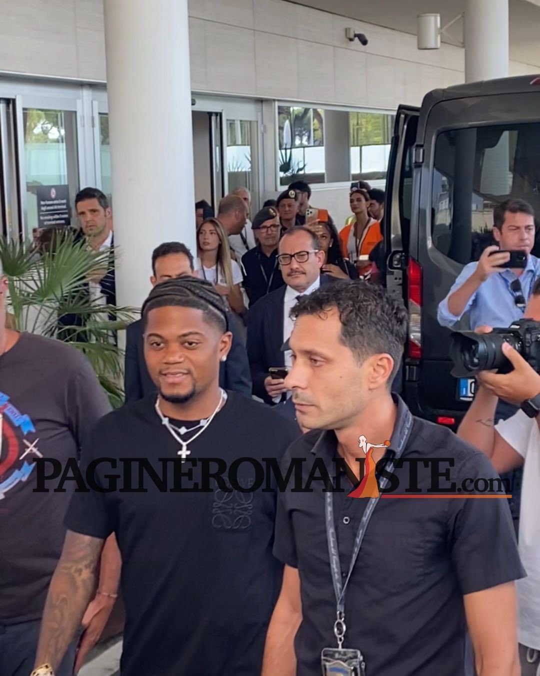 Bailey è atterrato a Ciampino: ora le visite mediche