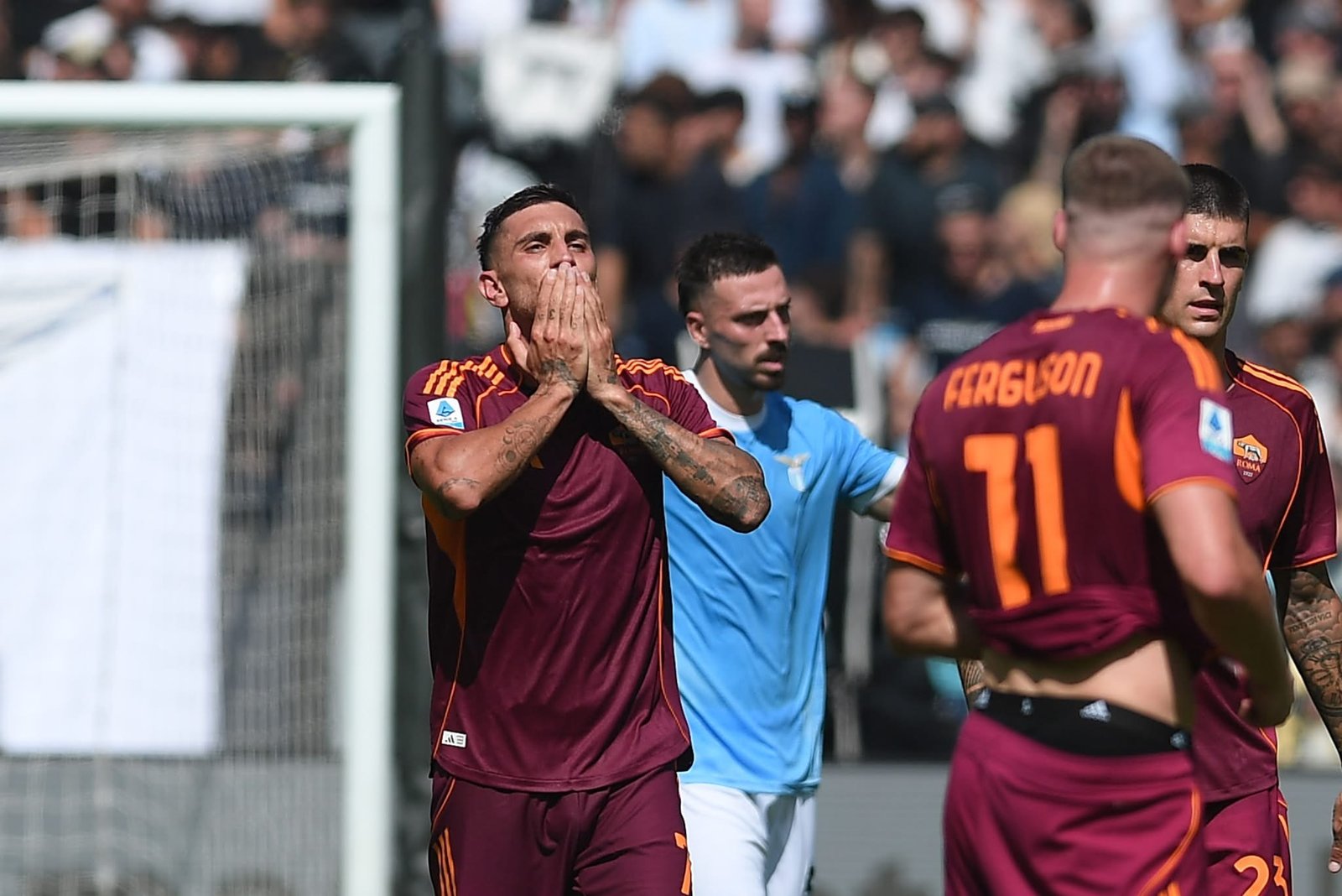 Roma, Pellegrini morde il derby