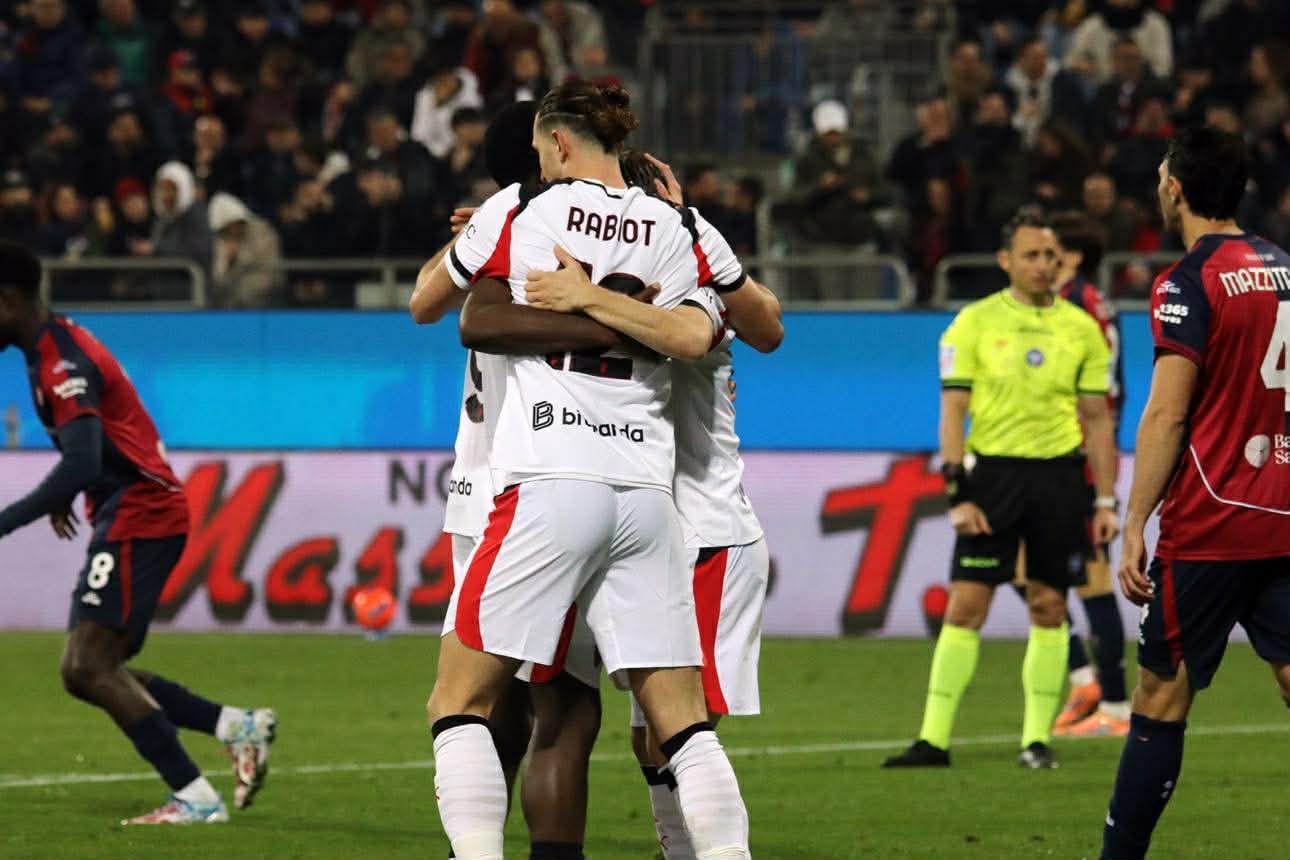 Serie A, Cagliari-Milan 0-1: rossoneri in vetta alla classifica grazie al gol di Leao