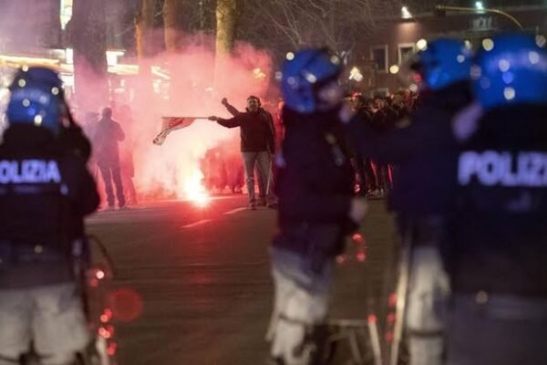 Roma-Bologna, tensione prima del match: 10 Daspo a tifosi giallorossi