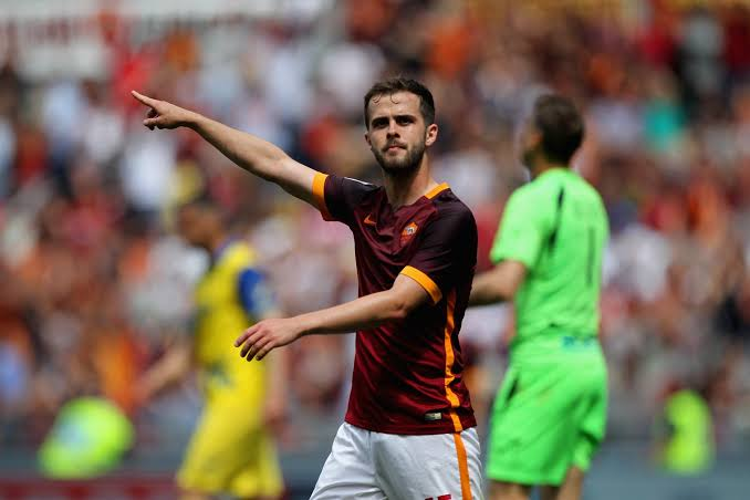 Pjanic su Italia-Bosnia: ” A Zenica sarà una bolgia. Dzeko rimane il punto di riferimento”