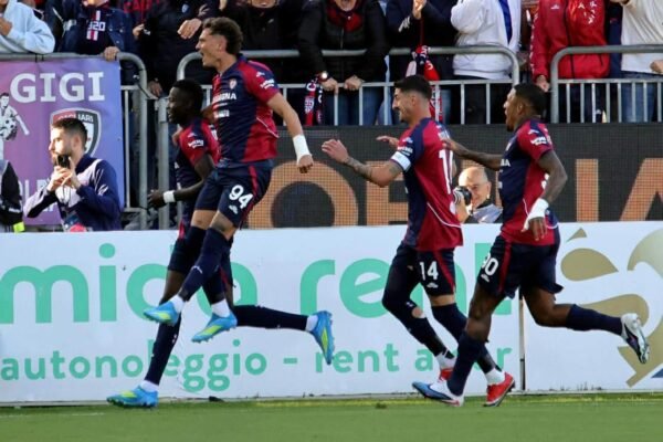 Atalanta ko a Cagliari, la Roma scappa: +7 sui bergamaschi