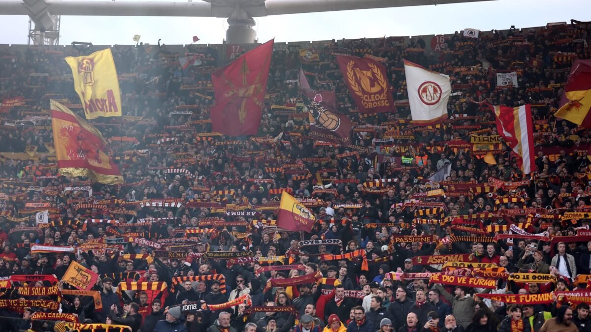 Tifosi in rivolta prima di Roma-Atalanta: striscioni contro la società