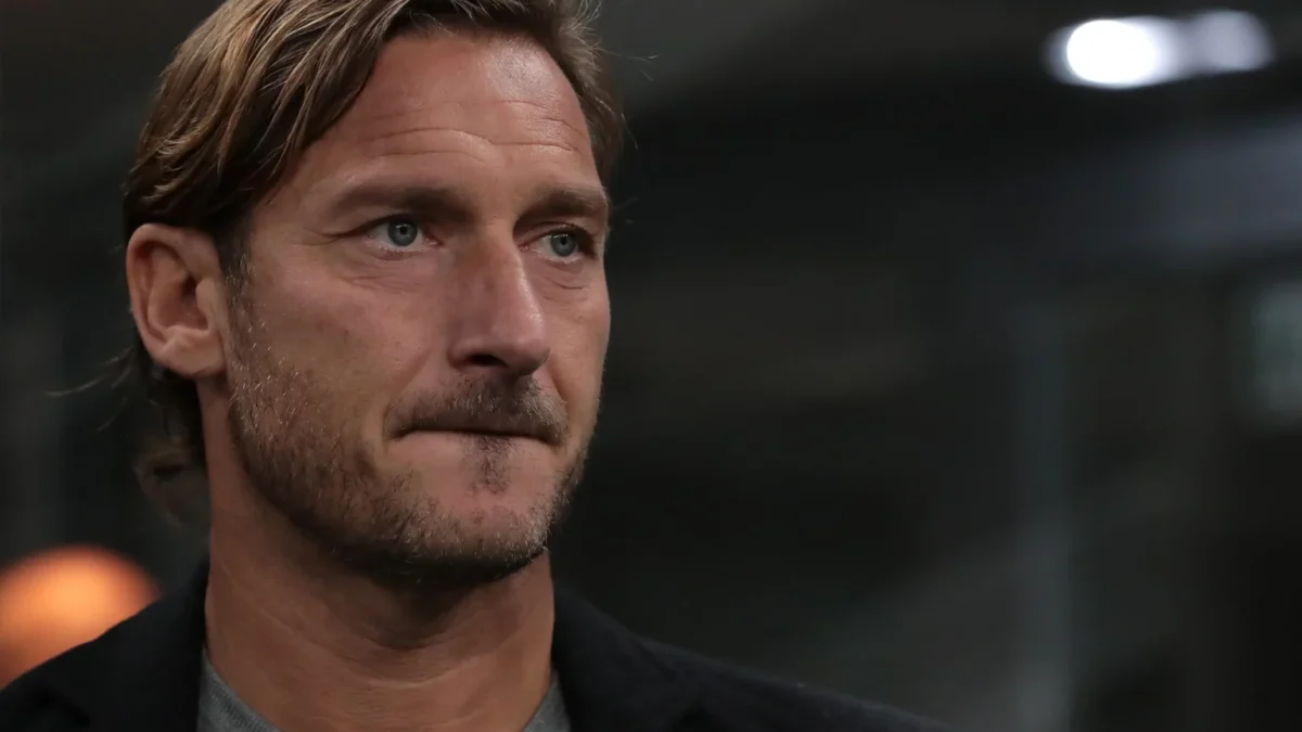 Totti star in Polonia: duello tra icone con Ronaldinho al “Galacticos Show