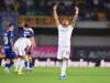 LIVE – Verona-Roma 0-1, Malen sbaglia il rigore poi rimedia: Verona in 10