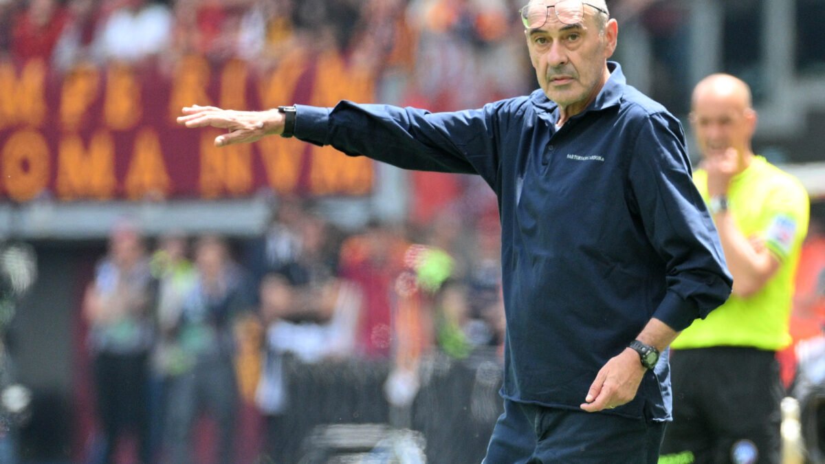 Conte ai saluti, il Napoli pensa già al dopo: Sarri torna in pole