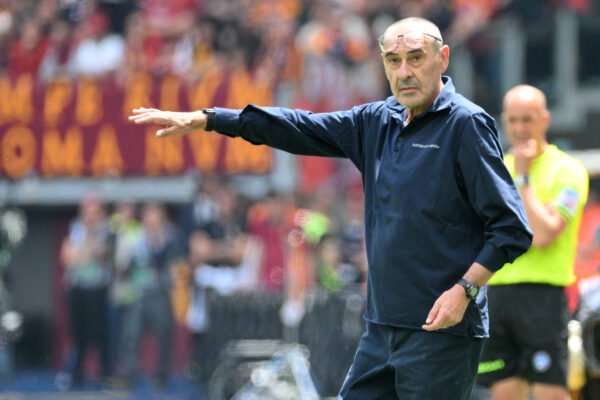 Conte ai saluti, il Napoli pensa già al dopo: Sarri torna in pole