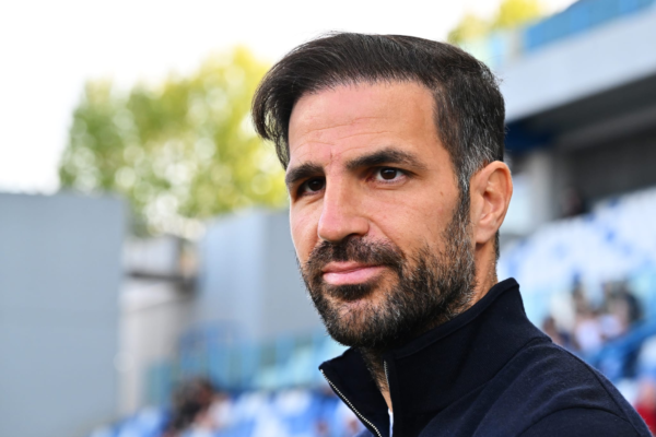 Fabregas sfida la Serie A: “Molte squadre pensano di batterti difendendo. In Premier vedi una struttura, qui è impossibile”