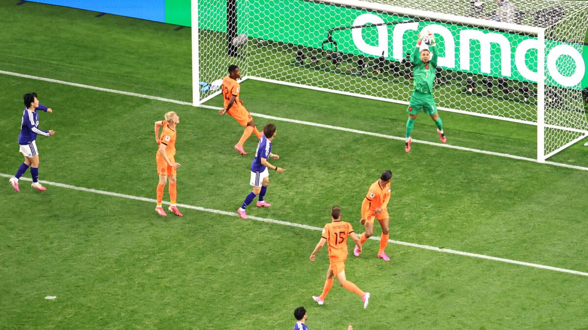 Mondiale, prima da titolare per Malen con l’Olanda: a segno Summerville ma il Giappone la pareggia nel finale