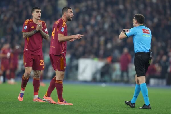 Roma, doppio rinnovo ufficiale: Cristante e Mancini restano in giallorosso