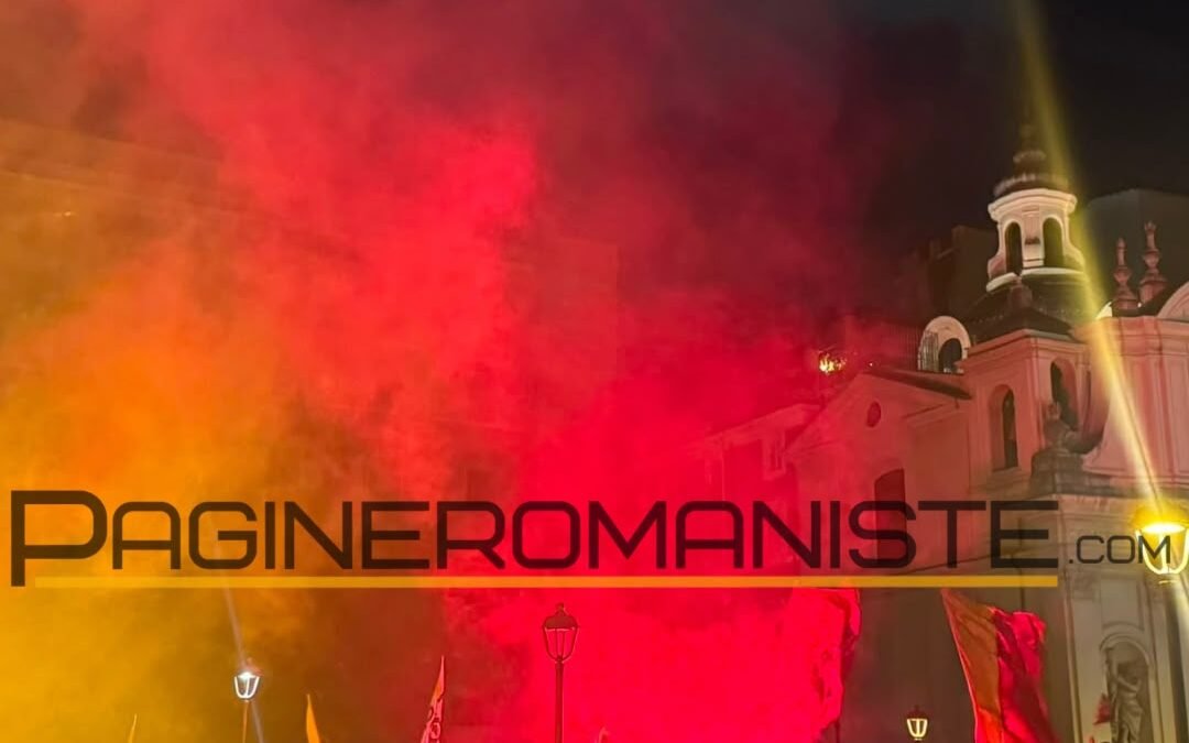 LIVE-99 anni della Roma: ecco lo spettacolo dei tifosi giallorossi a piazza San Silvestro